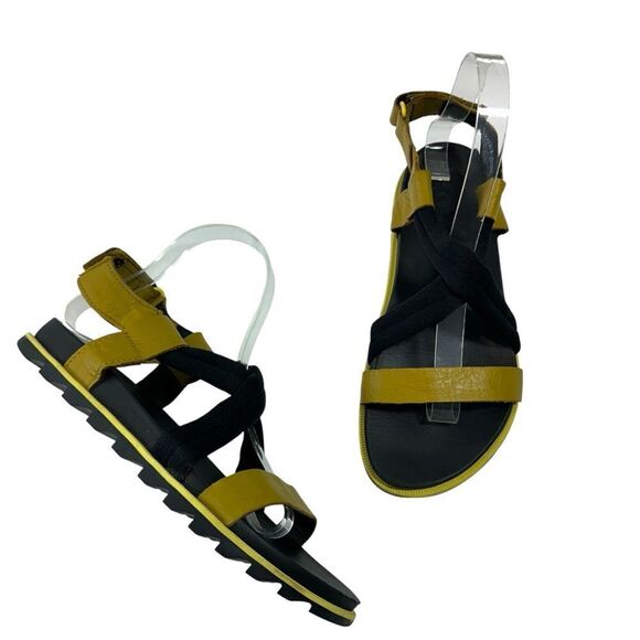 Sorel Women's Roaming Decon Sandal in Dioxide Gold, 7.5 - Picture 1 of 8